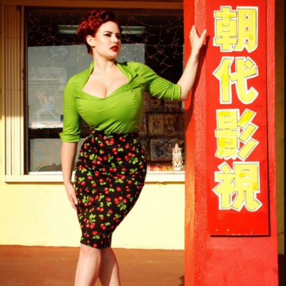 Pinup Couture L Cherry Print Pencil Skirt Rockabilly Straight Girl PUG - Picture 1 of 8